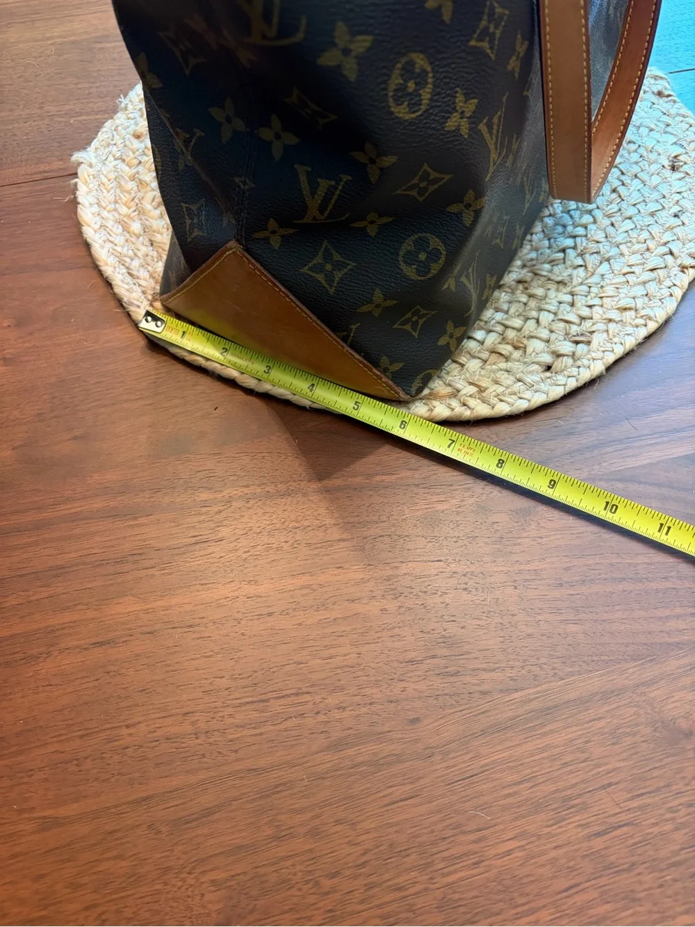Louis Vuitton iconic lv
